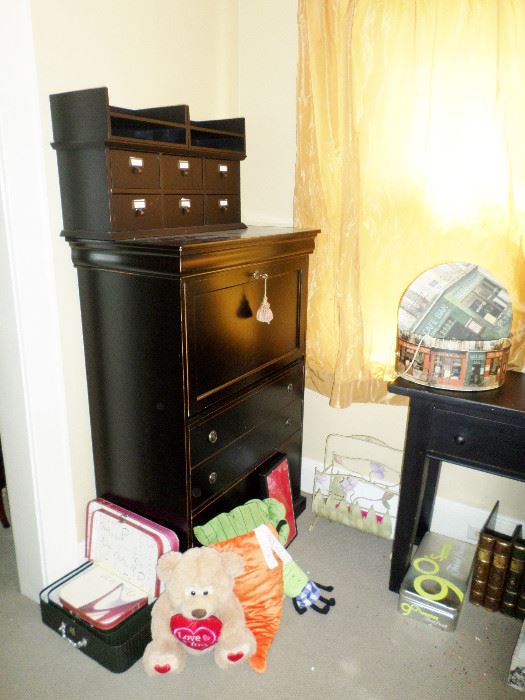 ** COTTAGE TO KASTLE ** Presents... MARVELOUS in MILLINGTON Full Contents Sale Starts On 8/19/2016