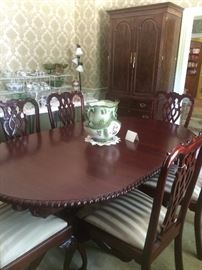 Lovely dining table  -  has 10 chairs/2 more leaves