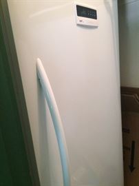 Like new Frigidaire freezer
