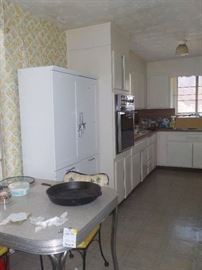 another vintage kitchen table