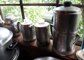 Stovetop metal coffee percolators