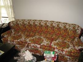 Colorful sofa in excellent condition