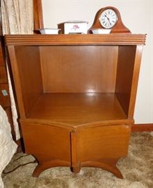 night stand to Mid Century Modern bedroom suite