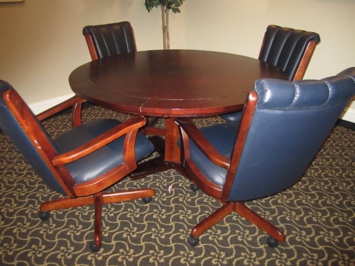 GAME TABLE AND 4 CHAIRS