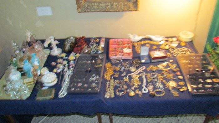 LARGE ASSORTMENT OF JEWELRY AND COLLECTIBLES PERFUME BOTTLES...