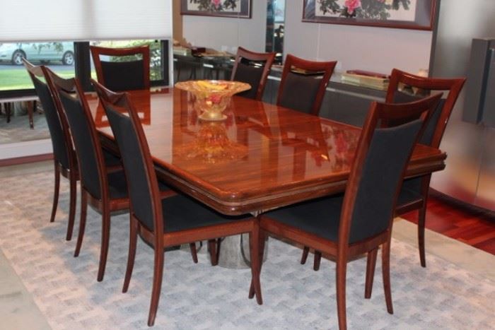 Beautiful Pace Contemporary Wood Dining Table with Chairs purchased at the D&D Building, in Excellent Condition