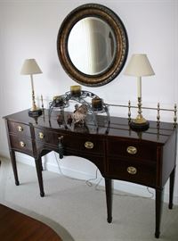 Kindel Grand Rapids Winterthur Museum Reproduction Hepple White Style Side Server