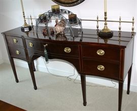 Kindel Grand Rapids Winterthur Museum Reproduction Hepple White Style Side Server