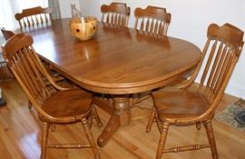 ; Oak Pedestal Table w/2 Leaves & 6 Arrow Back Chairs