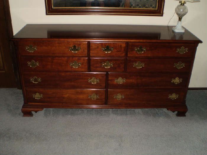 A second dresser for her