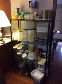 Tupperware, Rubbermaid - carafes, cookware
