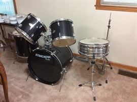 Fender Star Caster beginners drum set!