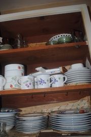 Set of everyday dishes - fruit pattern