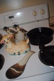 Cast iron skillets - 3 sizes and figurines