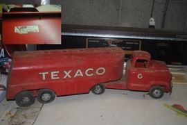 Buddy L Texaco truck and trailer - great shape