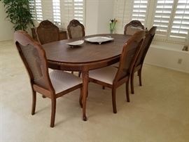 THOMASVILLE -VILLA CAPRI, EXCELLENT CONDITION!6 CHAIRS, 2 LEAVES (22")WIDE, AND TABLE PADS,DINNING TABLE 66" X 44"H,( 2) LEAVES 22" EACH  $900 OR BEST OFFER!