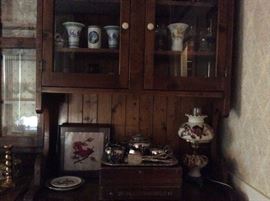 close look at the hutch 2 of 2 this one has glass doors