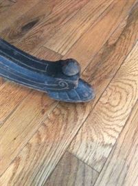 Interesting feet, ball casters