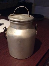 Vintage Mirro Made in the USA, aluminum milk can , small hard to find this size. Inside coins from around the world