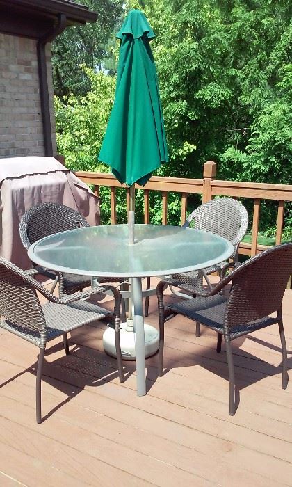 Patio set with two chairs   $35