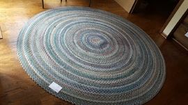 Round braided rug