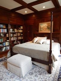 4 POST KING SIZE BED 