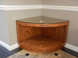 GLASS TOP CORNER CABINET