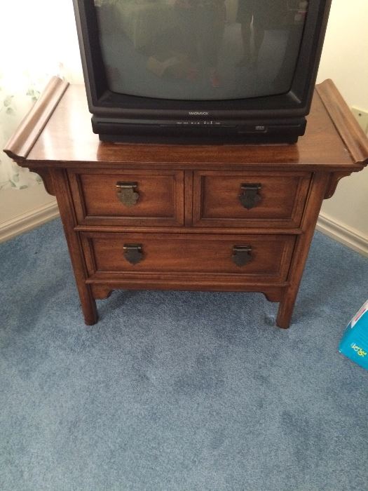 TV stand/Side table. Century furniture