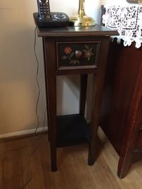 Small Sidetable