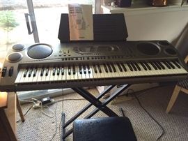 Large standup key board Casio
