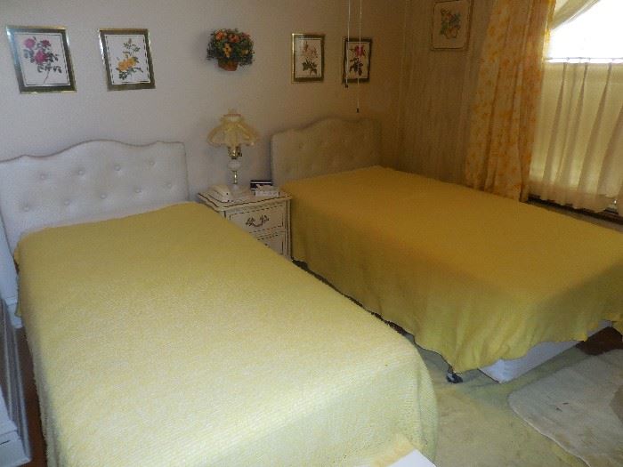 50's White Tufted Twin Head Boards. Mattress/Box Spring. Yellow Blankets