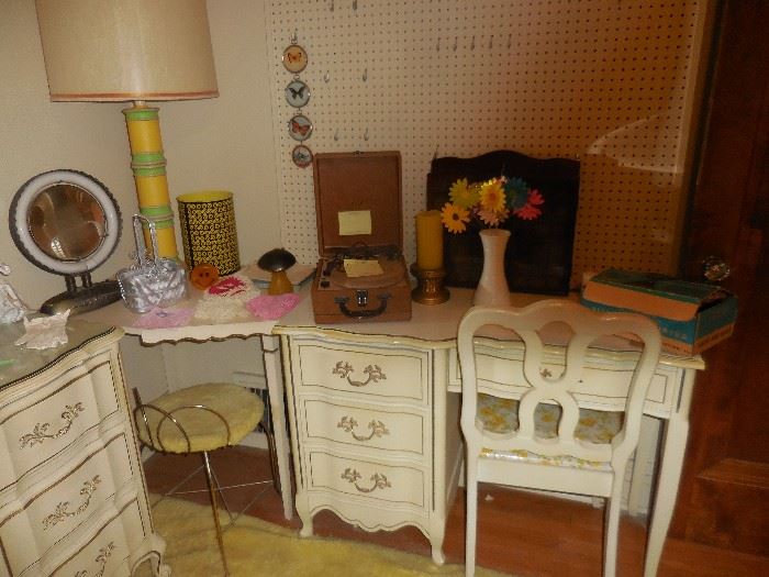 60's Corner Vanity Table. Desk/Chair