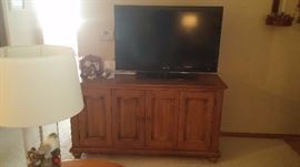 Flat screen TV and counsel 