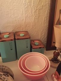 Pink Pyrex Nesting Bowls