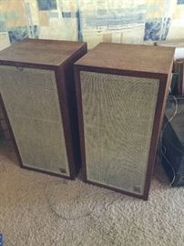 Acoustic research speakers