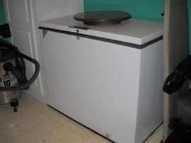 CHEST FREEZER