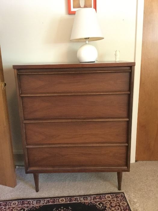 Mid Mod Bassett chest of drawers - part of a set