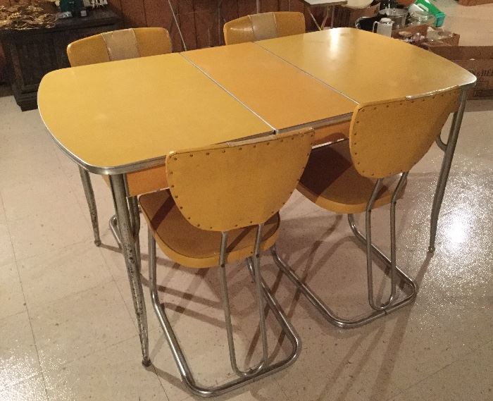 1950's Kitchen Table with 4 Chairs - Leaf is Removable