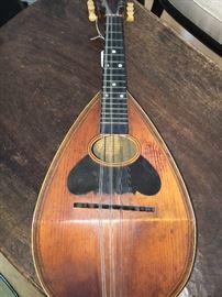Vintage mandolin in excellent condition
