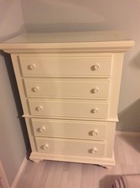Broyhill 5 Drawer Chest