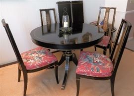 Drexel Round Black/Gold Trim Dining Table w/2 Leaves & 4 Chairs
