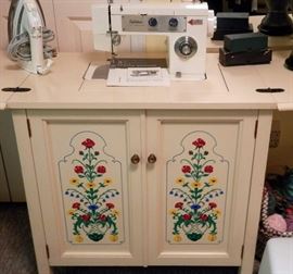 Signature Model URR 277 Sewing Machine in Cabinet