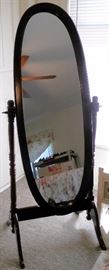 5’ Stand up Oval Mirror