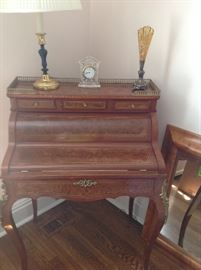  French lady's desk