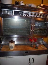 Vintage stove with pull out range!
