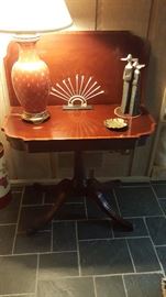 Pedestal drop side table with edge inlay