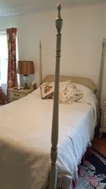 Bassett Four corner post bed (Part of suite)