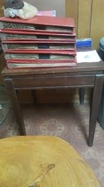 Occasional table & turntable records
