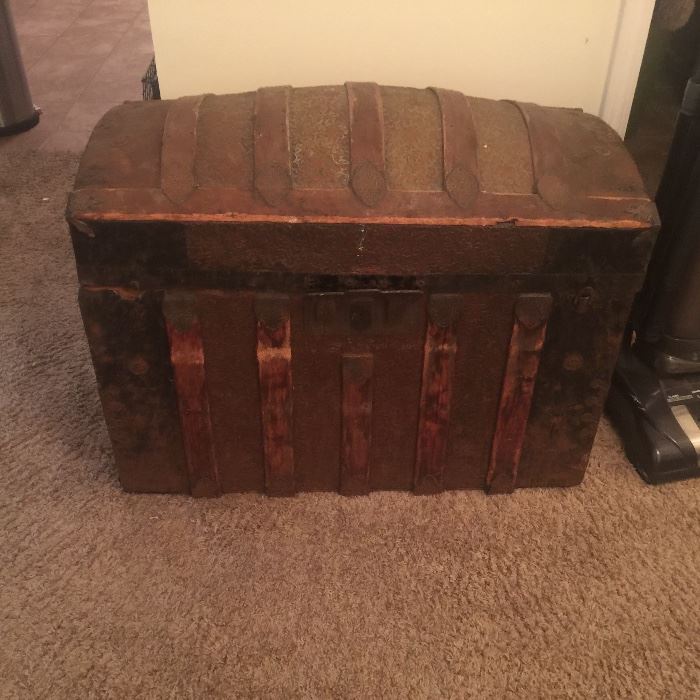 Vintage chest