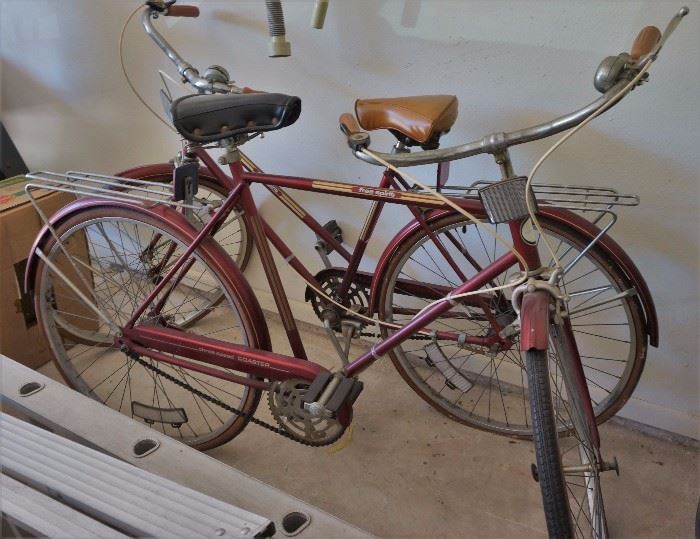 Pair of matching Free Spirit bicycles